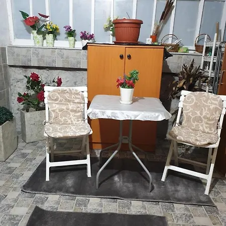 Apartman Old Town Adna アパート *